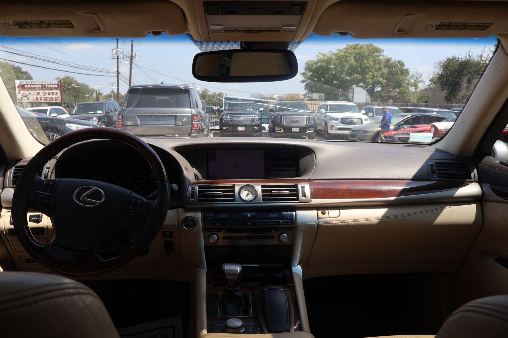 2013 Lexus LS Image 23
