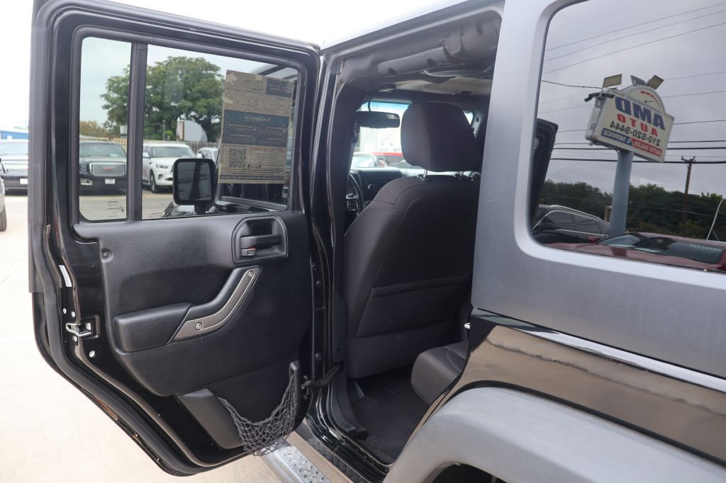 2014 Jeep Wrangler Unlimited Image 25