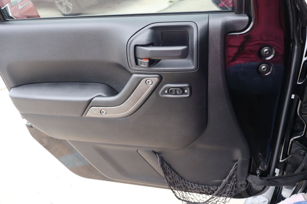 2014 Jeep Wrangler Unlimited Image 32