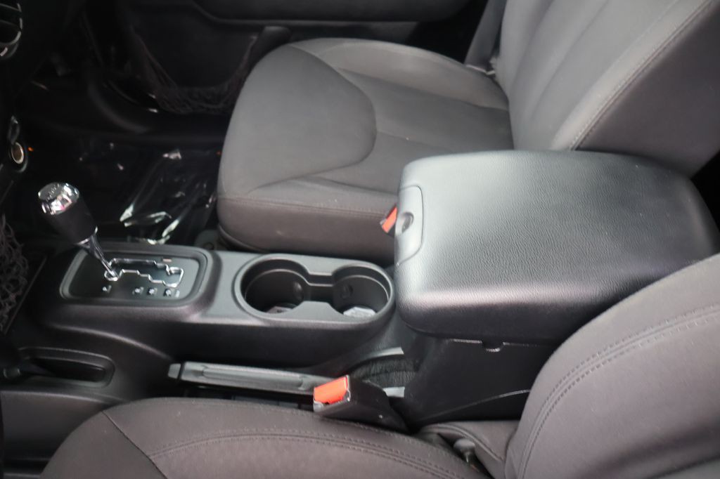 2014 Jeep Wrangler Unlimited Image 35