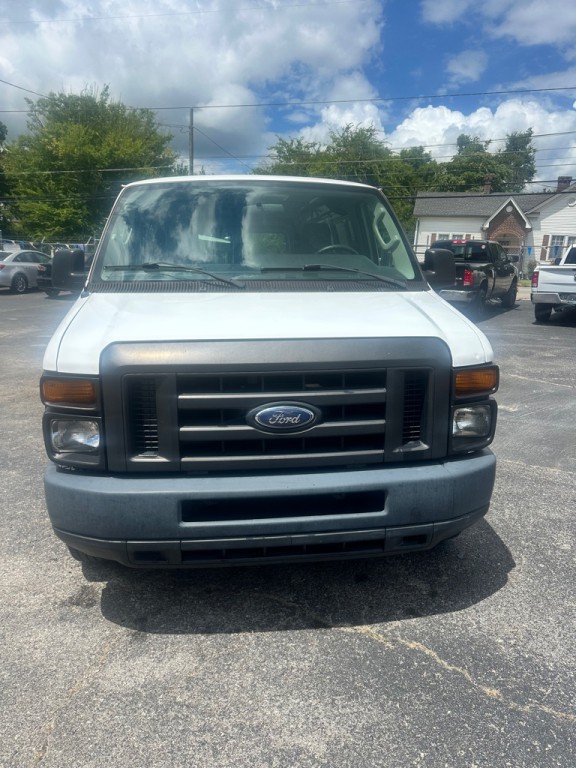2014 Ford Econoline Image 2
