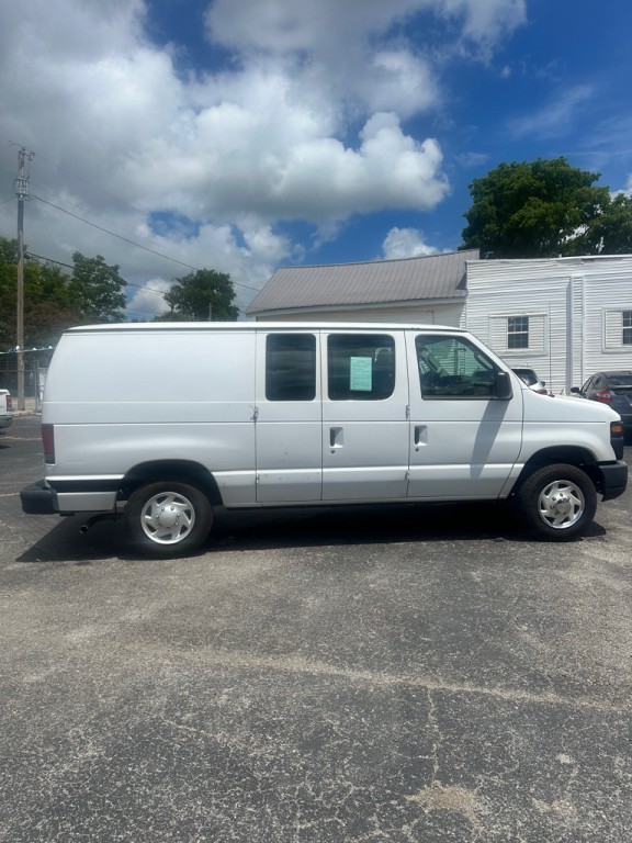 2014 Ford Econoline Image 8
