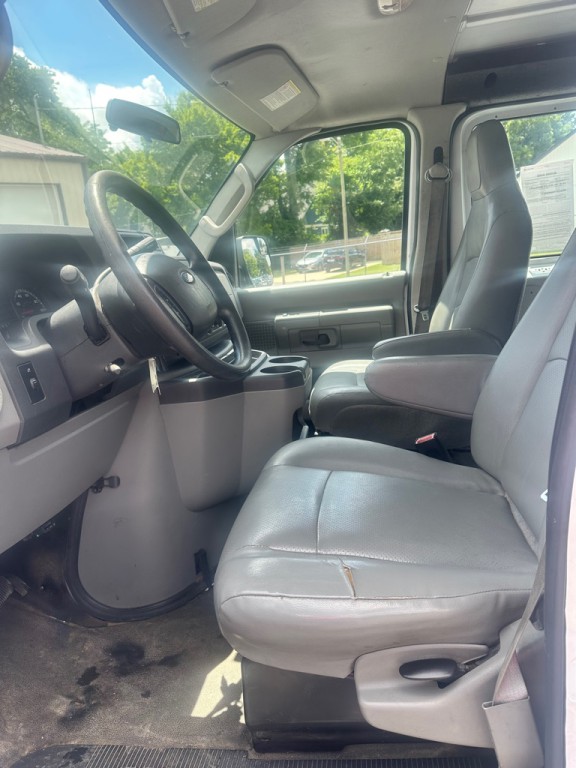 2014 Ford Econoline Image 11