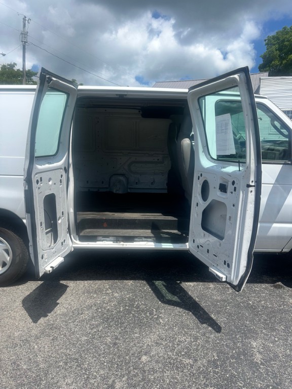 2014 Ford Econoline Image 15