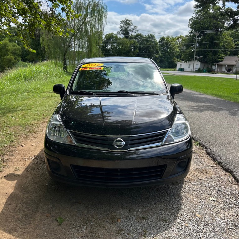 2011 Nissan Versa Image 2