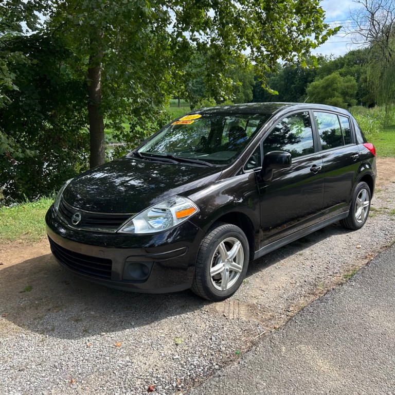 2011 Nissan Versa Image 3