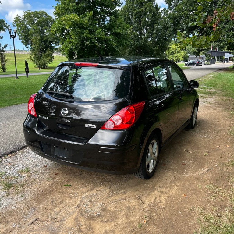 2011 Nissan Versa Image 7