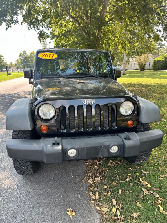 2011 Jeep Wrangler Unlimited Image 2