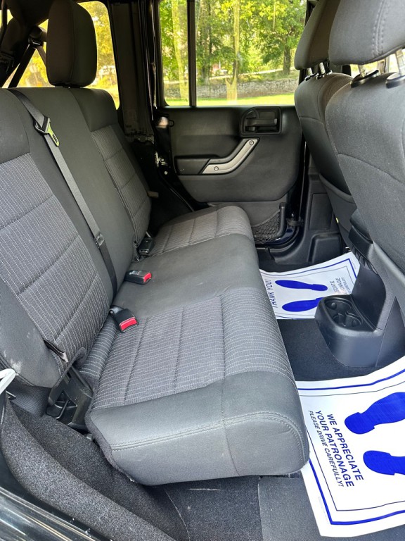 2011 Jeep Wrangler Unlimited Image 13