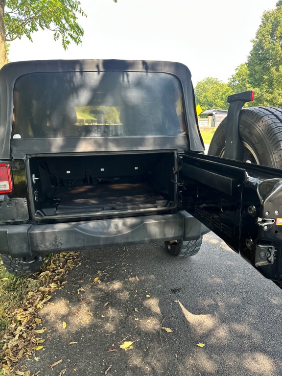 2011 Jeep Wrangler Unlimited Image 15