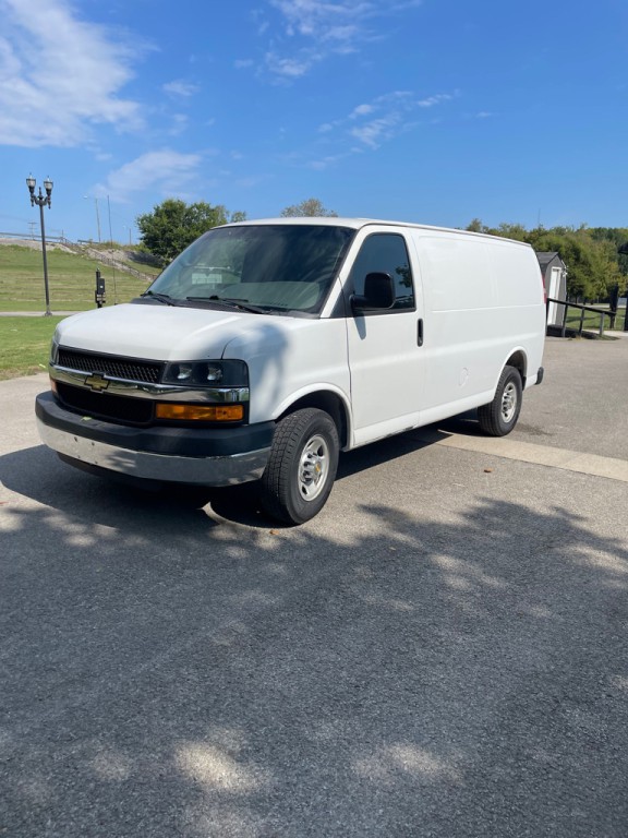 2015 Chevrolet Express Image 2
