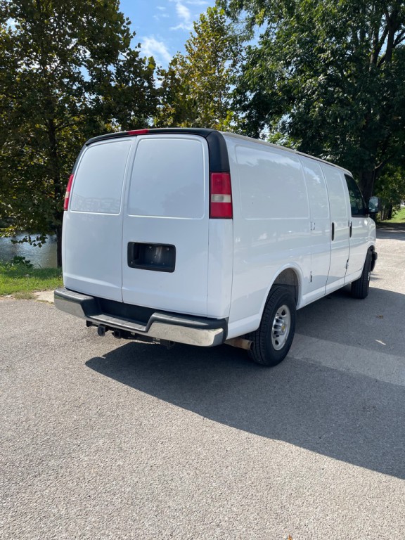 2015 Chevrolet Express Image 5