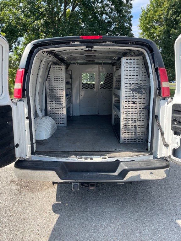 2015 Chevrolet Express Image 11