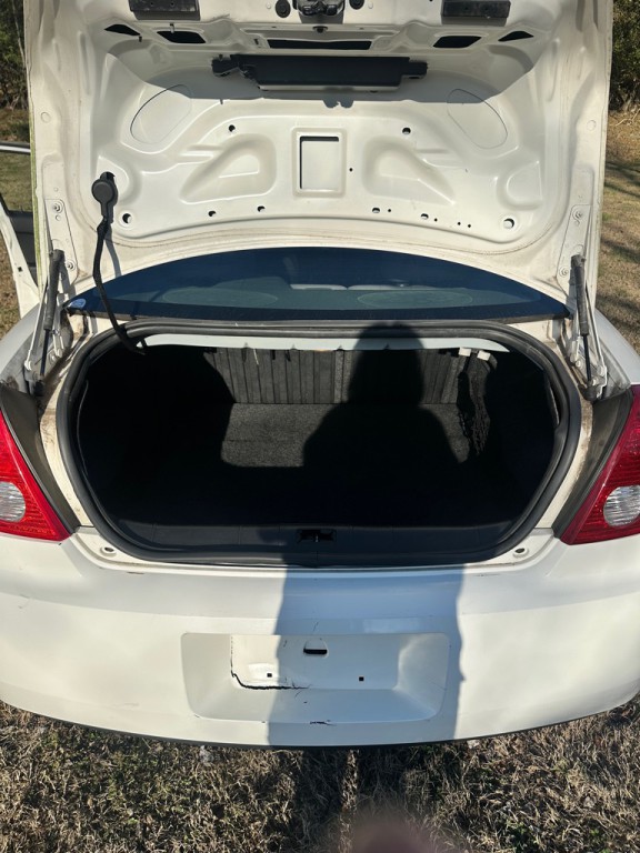 2005 Pontiac G6 Image 9