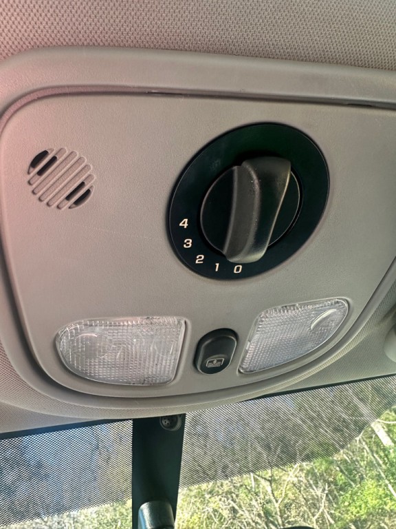 2005 Pontiac G6 Image 13