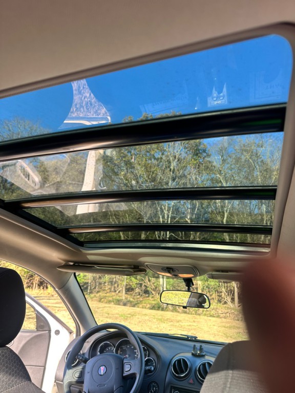 2005 Pontiac G6 Image 14