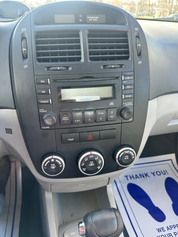 2008 Kia Spectra Image 10