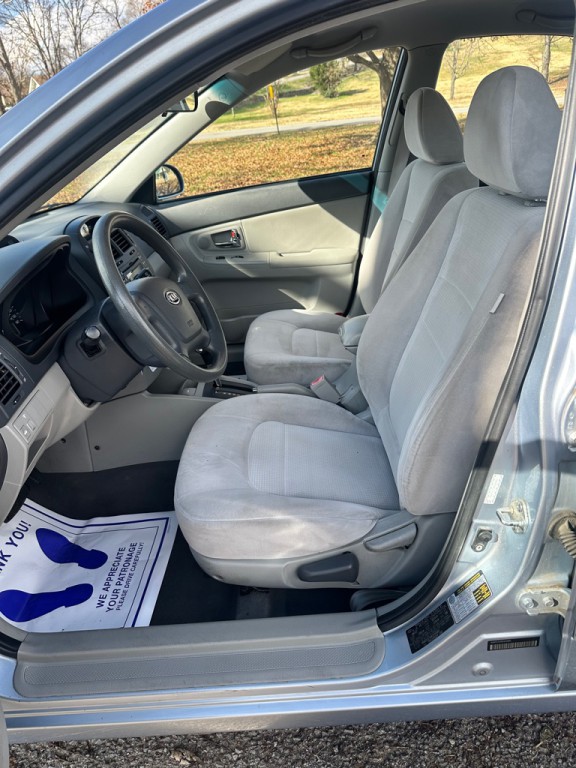 2008 Kia Spectra Image 12