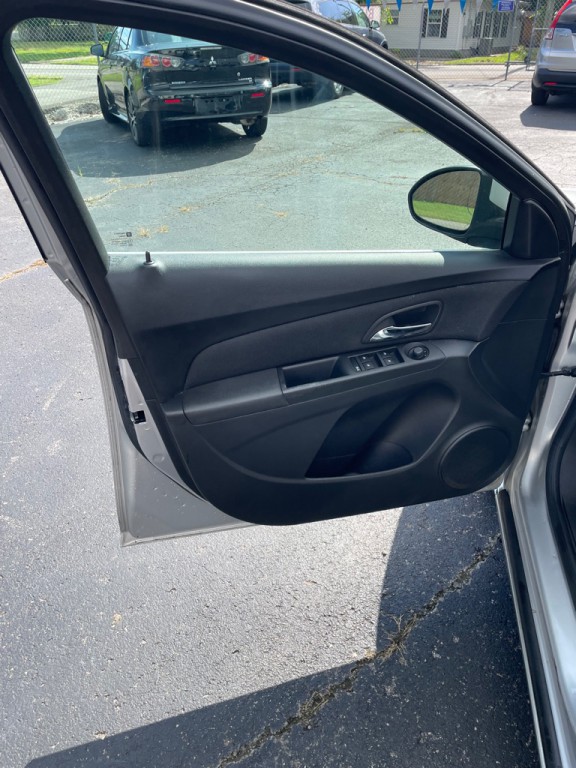 2012 Chevrolet Cruze Image 8