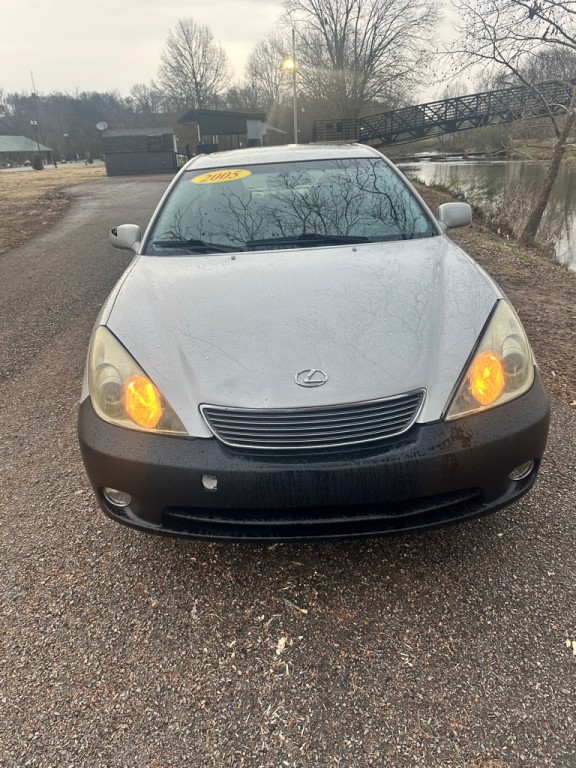 2005 Lexus ES Image 2
