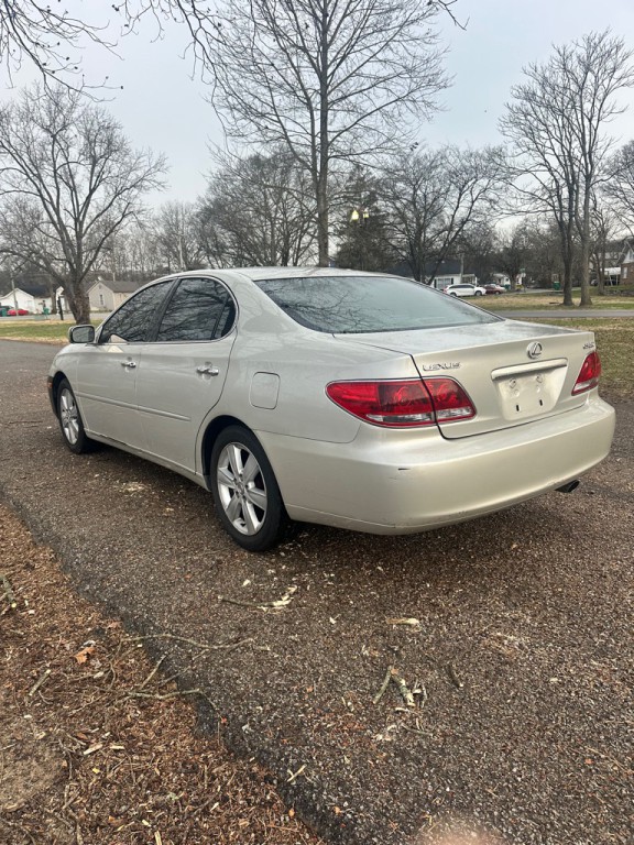 2005 Lexus ES Image 4