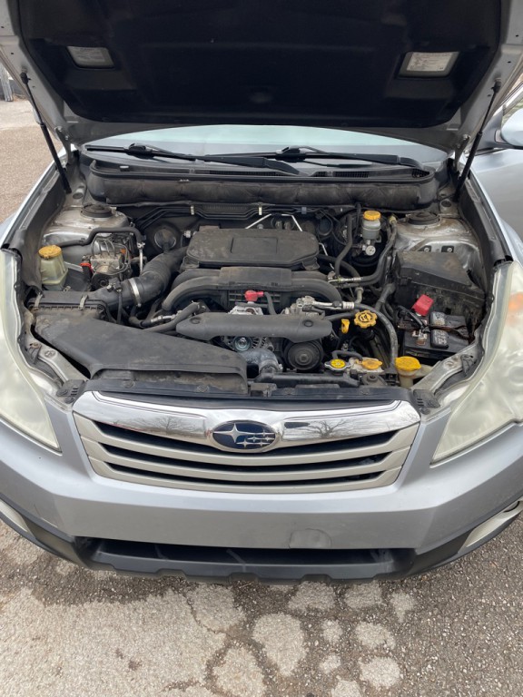 2012 Subaru Outback Image 12