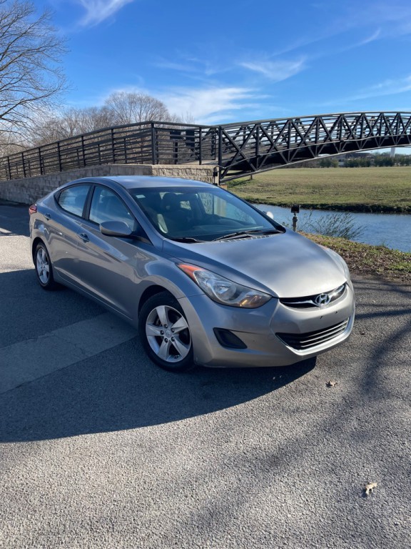 2011 Hyundai Elantra Image 1