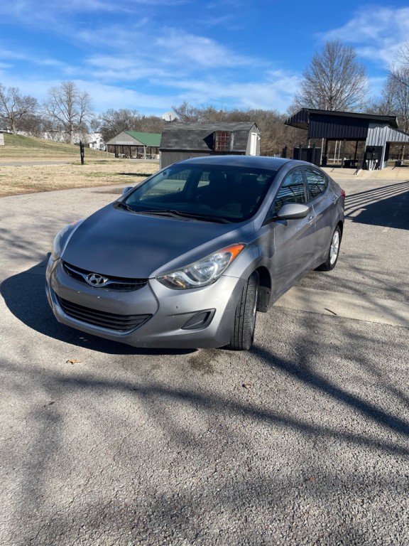 2011 Hyundai Elantra Image 2