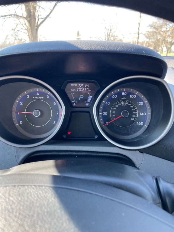 2011 Hyundai Elantra Image 7