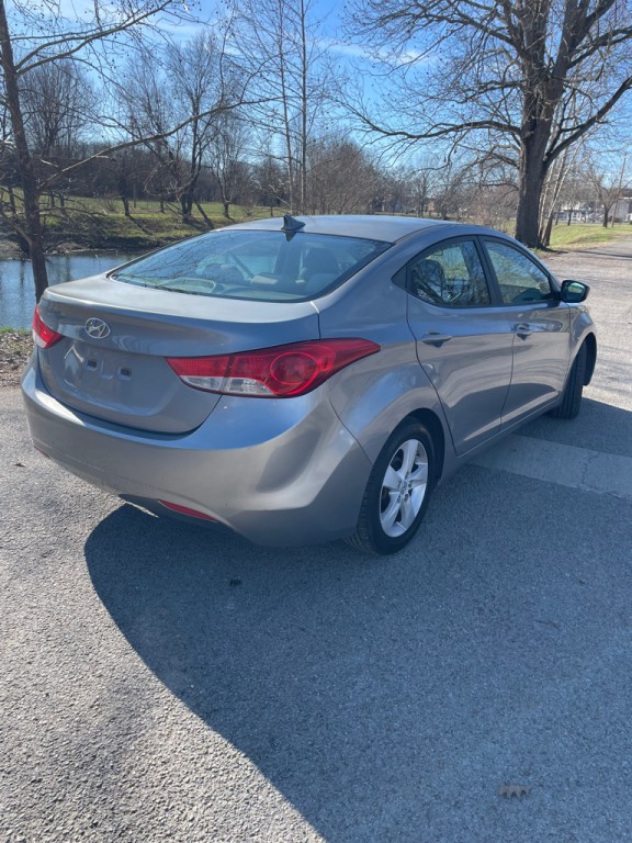 2011 Hyundai Elantra Image 17