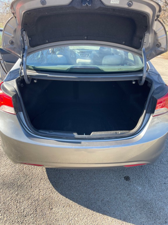 2011 Hyundai Elantra Image 18