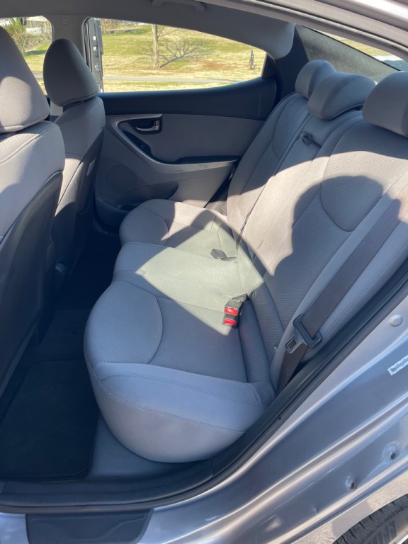 2011 Hyundai Elantra Image 22