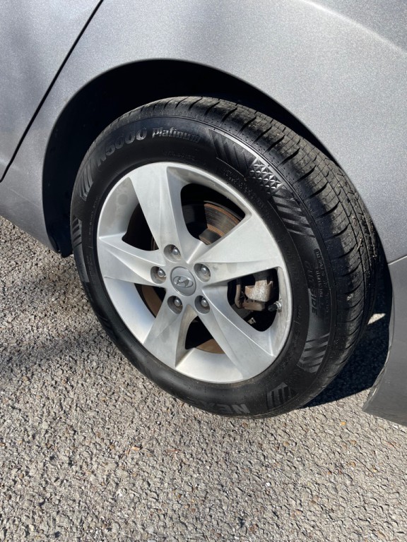 2011 Hyundai Elantra Image 24