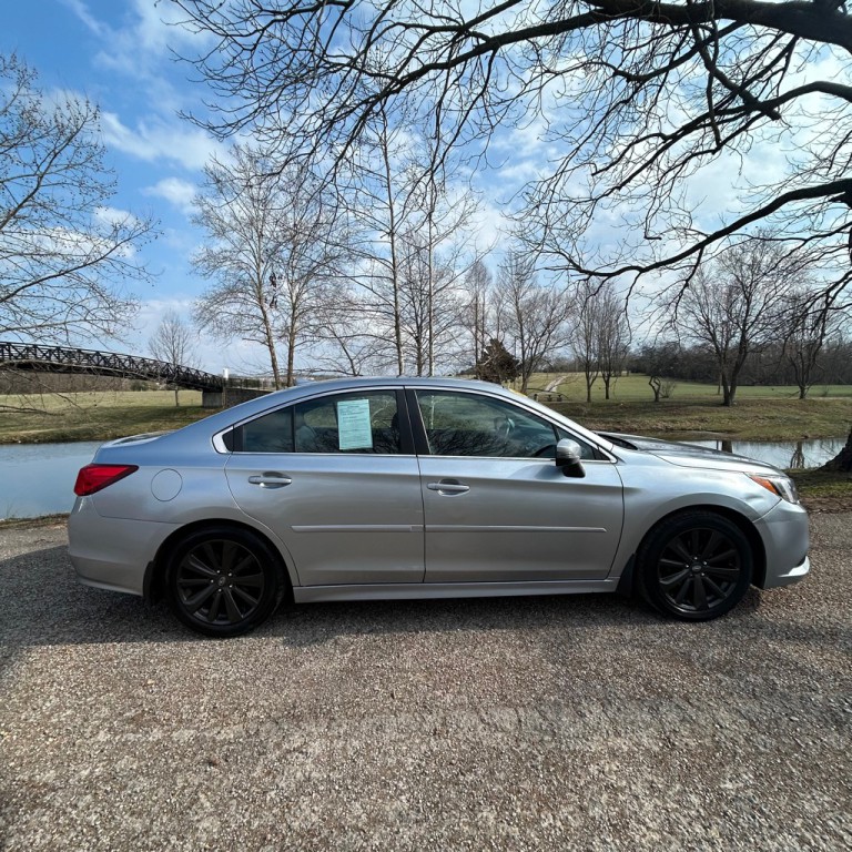 2016 Subaru Legacy Image 2