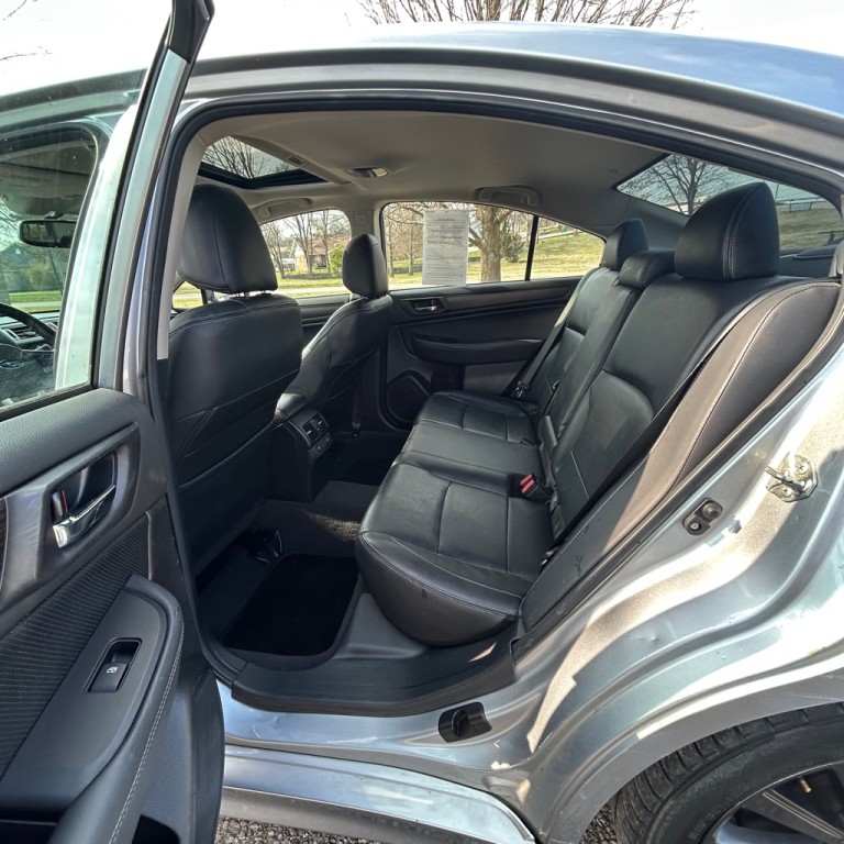 2016 Subaru Legacy Image 9