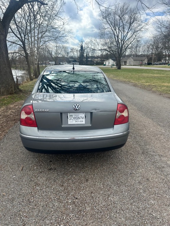 2004 Volkswagen Passat Image 5