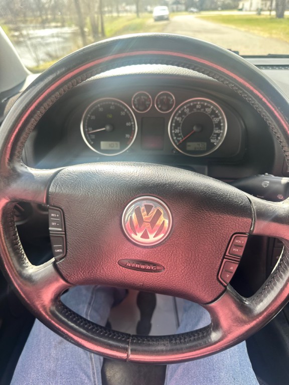 2004 Volkswagen Passat Image 8