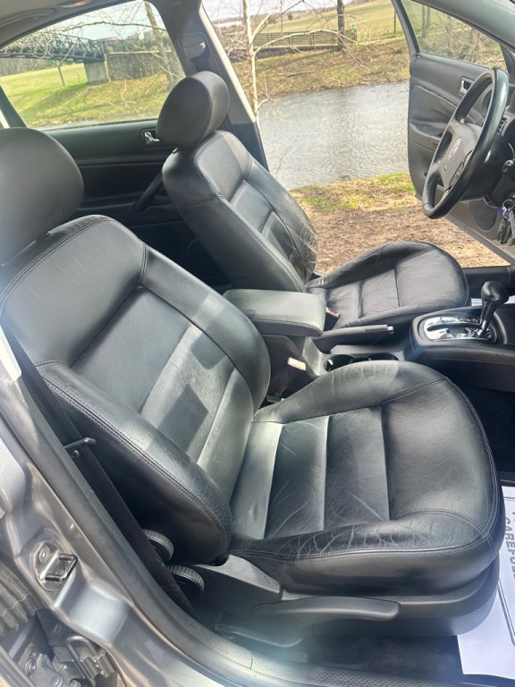 2004 Volkswagen Passat Image 11