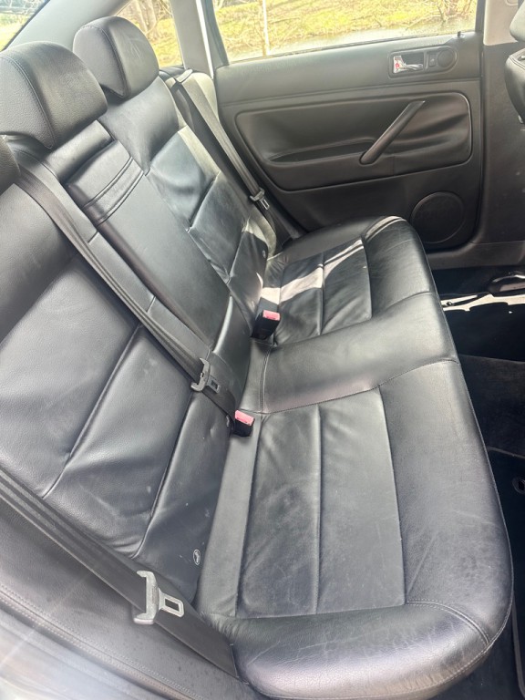 2004 Volkswagen Passat Image 12