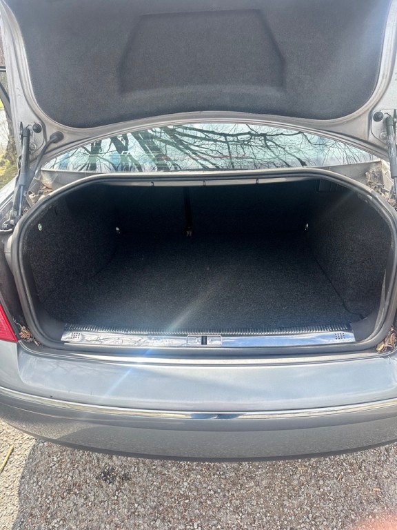 2004 Volkswagen Passat Image 13