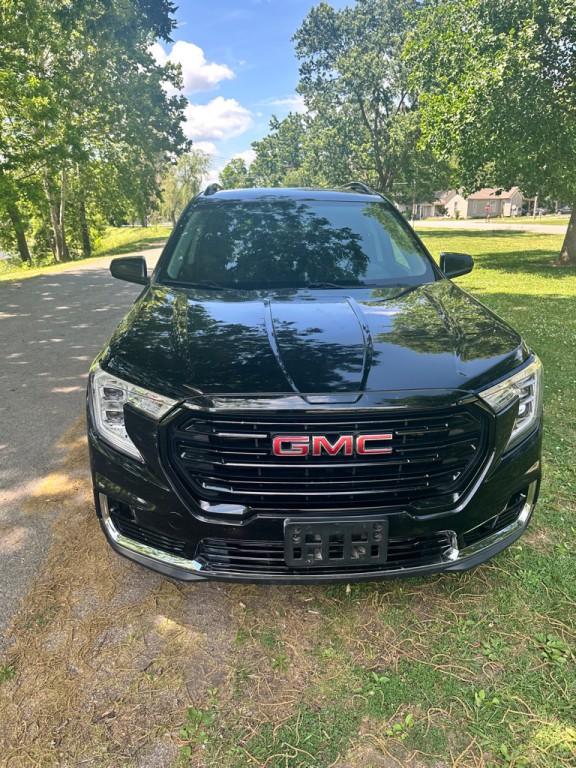 2022 GMC Terrain Image 2