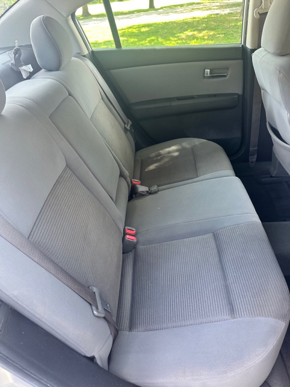 2010 Nissan Sentra Image 13