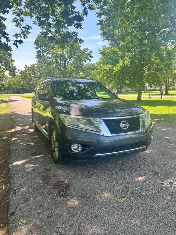 2014 Nissan Pathfinder Image 1