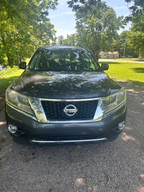 2014 Nissan Pathfinder Image 2
