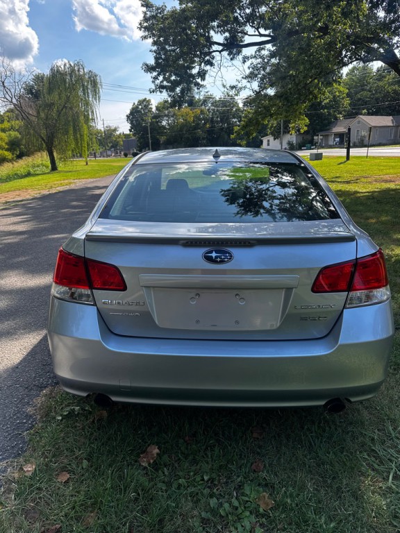 2013 Subaru Legacy Image 5