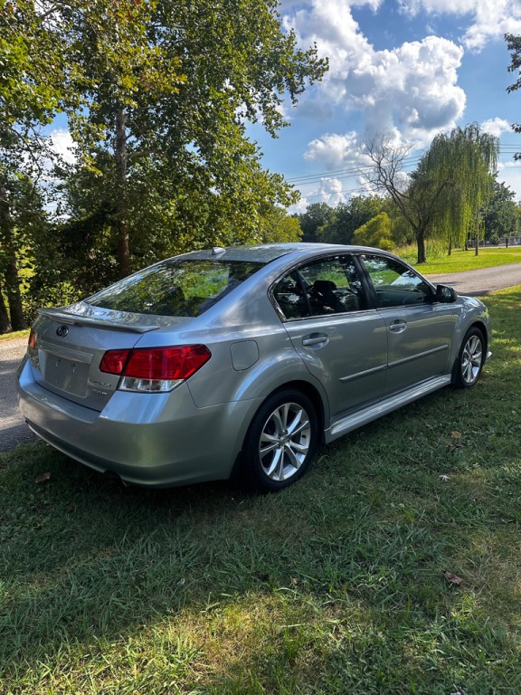 2013 Subaru Legacy Image 6