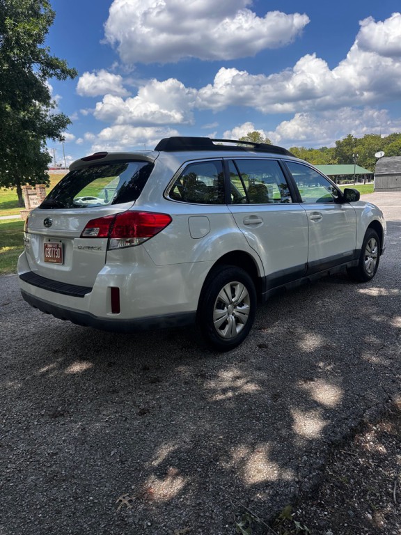 2011 Subaru Outback Image 7