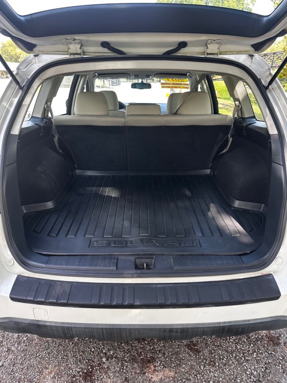2011 Subaru Outback Image 8