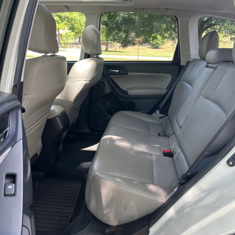 2014 Subaru Forester Image 15