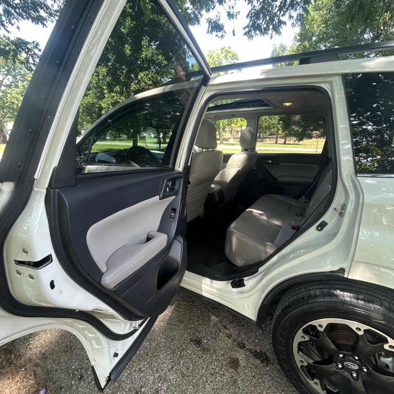 2014 Subaru Forester Image 17